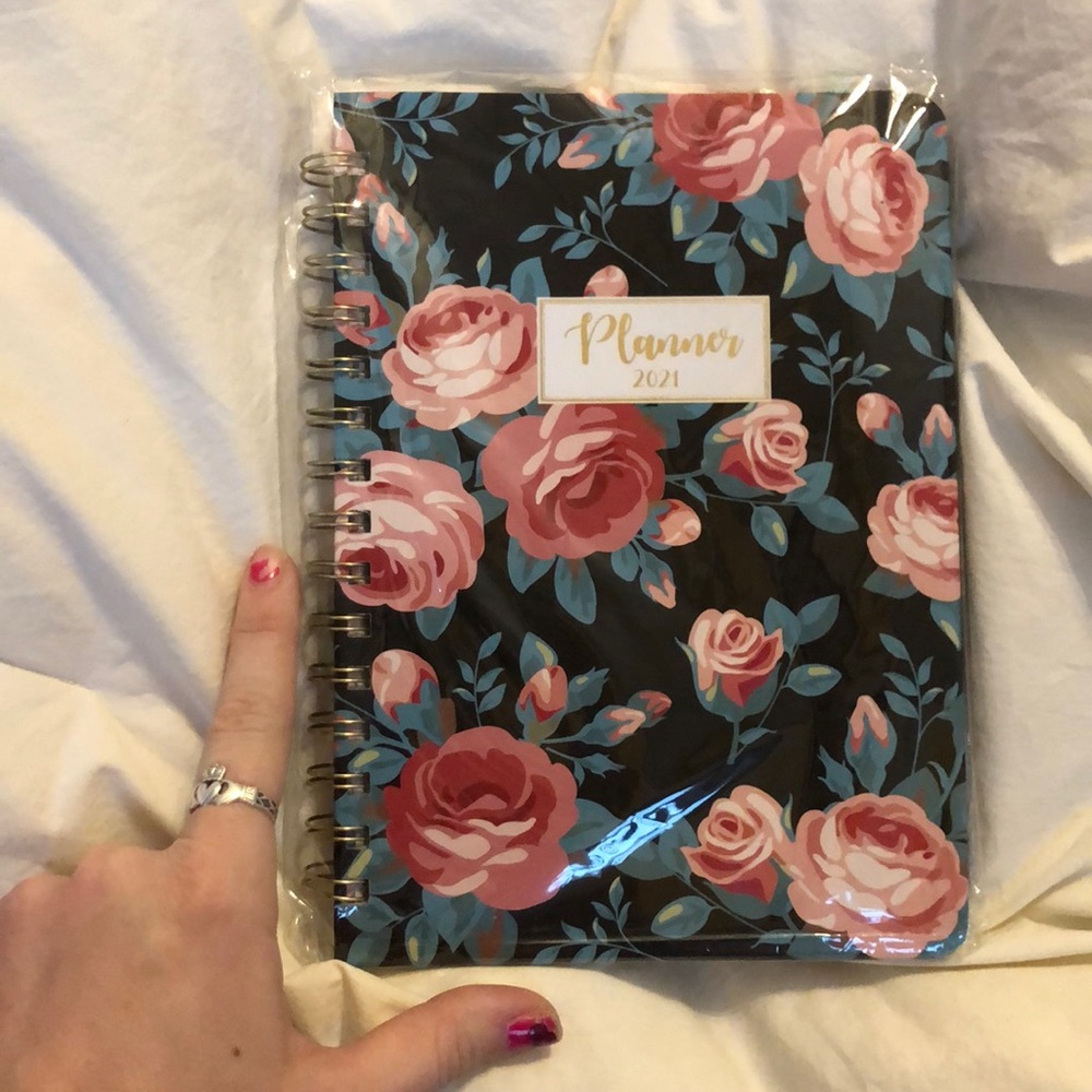 New! 2021 planner - Picture 2 of 9